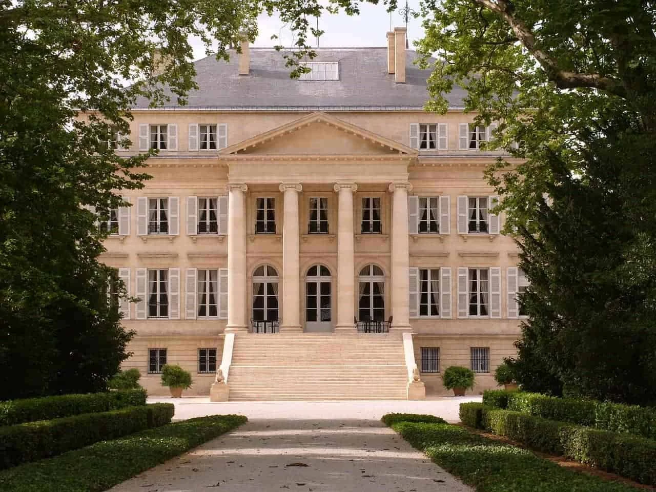bordeaux-vineyards-route-des-grands-crus